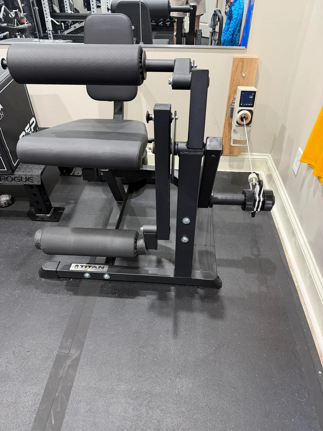 VOLTRA I with leg extension/leg curl